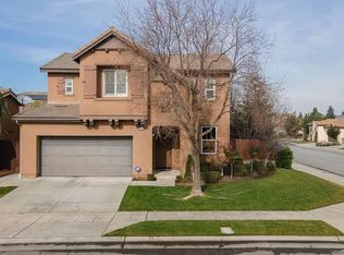 2450 E Oakmont Ave, Fresno, CA 93730