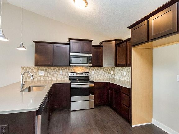 3rd image of 5824 Quarry Dr