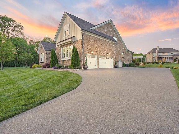 3rd image of 8119 Schweitzer Pl