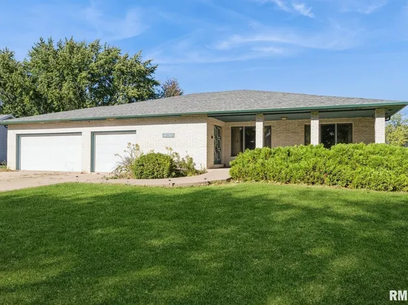 2202 E 48th St, Davenport, IA 52807
