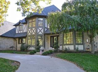 702 N Leonard Rd, Saint Joseph, MO 64506