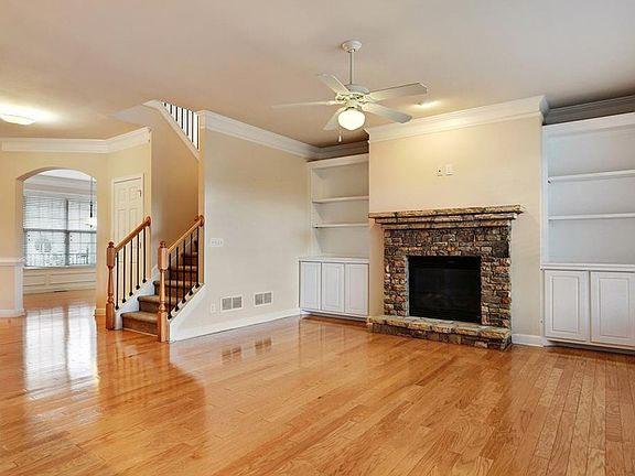 5th image of 3031 Royston Dr