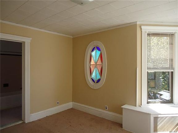 5th image of 9 N Eckar St APT 3