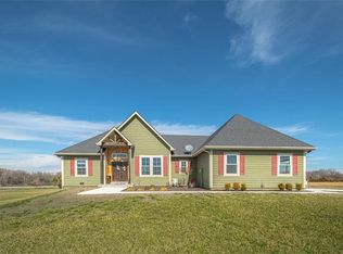 678 E 1375th Rd, Lawrence, KS 66046