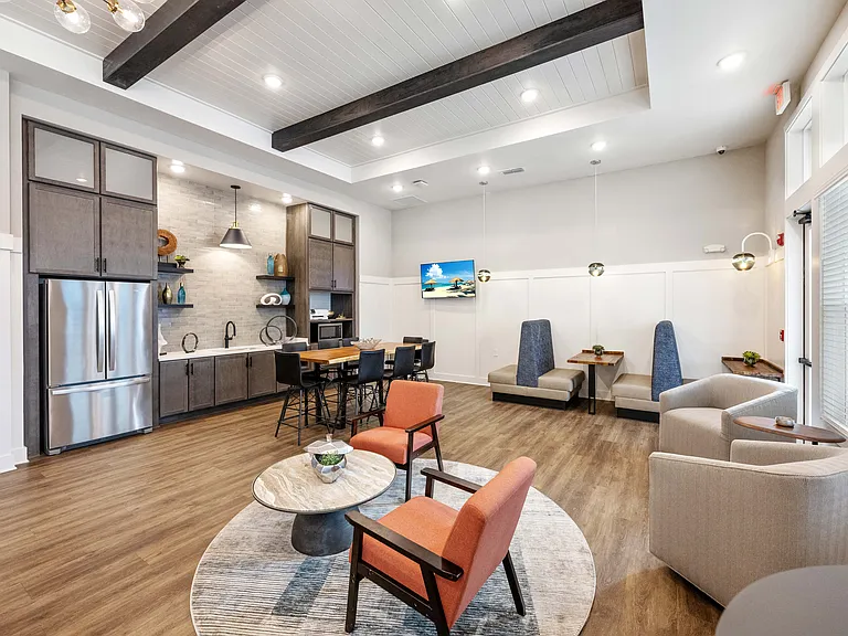 Novo Gateway Apartments and Townhomes — Photo 6