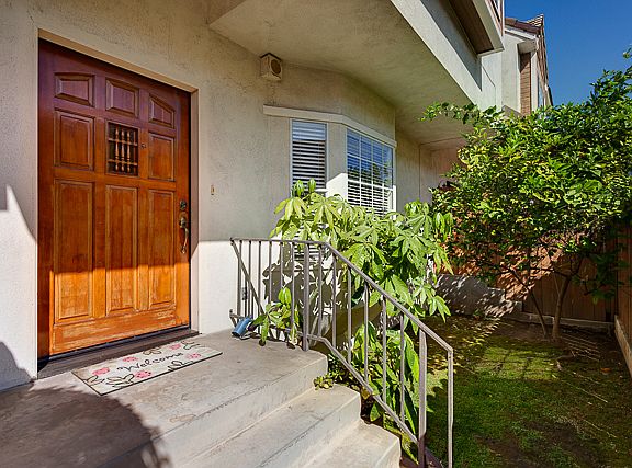 3rd image of 1019 Fairview Ave #C