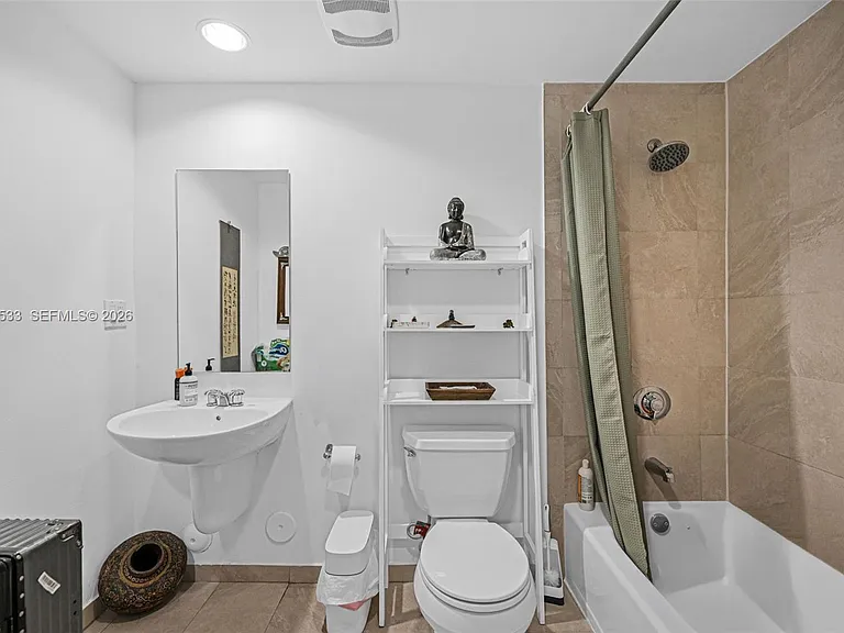 7728 Collins Ave — Photo 8