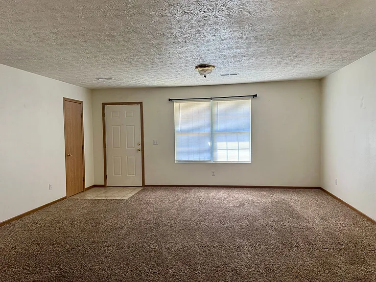 100-106 Shannon Valley Dr — Photo 2