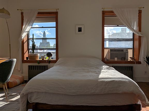 4th image of 320 Clermont Ave APT 4