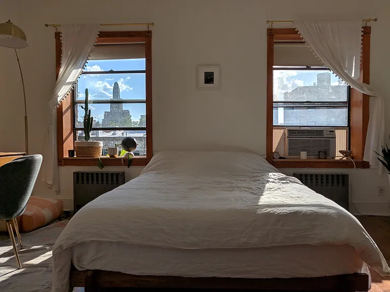 320 Clermont Ave #4 — Photo 4