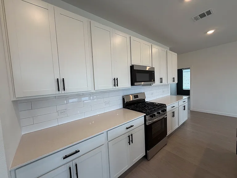 9580 Verite St — Photo 2