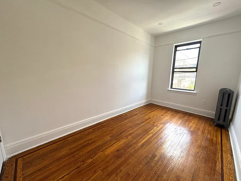 28-32 45th St #2L — Photo 7