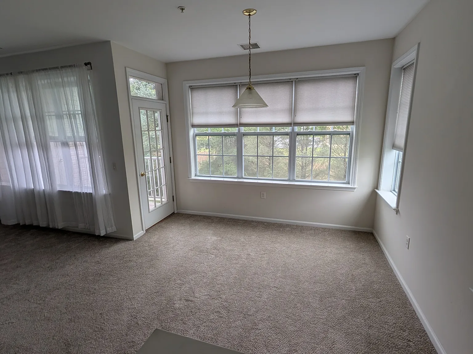 2 bed, 1446 sqft, $2,400 — Photo 4