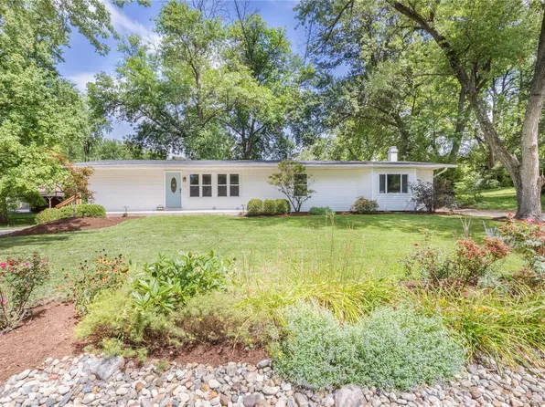 148 Delord Ave, Maryland Heights, MO 63043