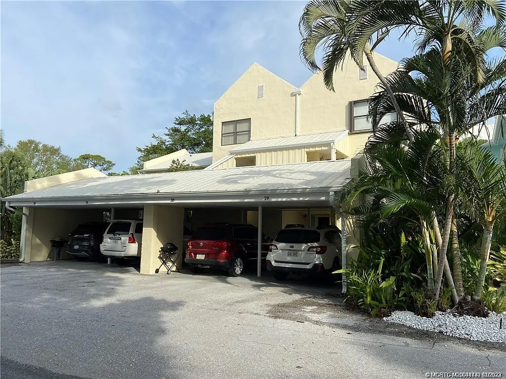 2 bed, 2.0 bath, 1460 sqft, $3,000 — Photo 2