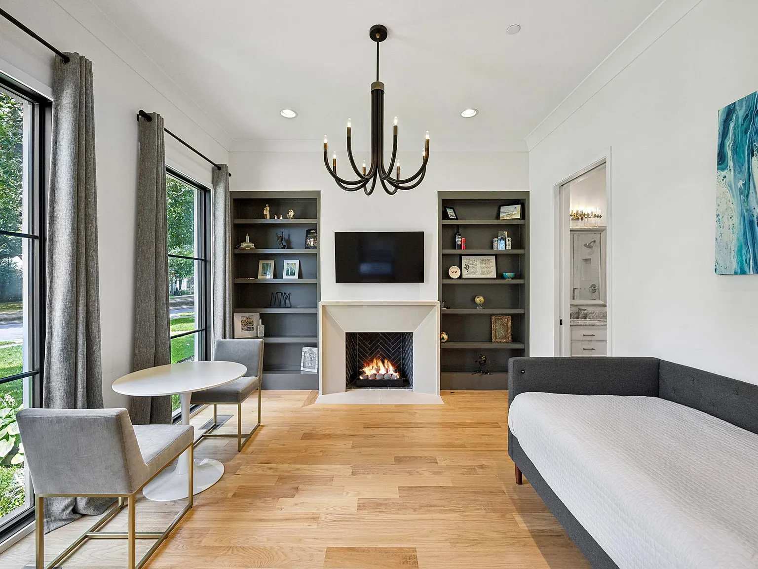 6 bed, 6.5 bath, 4807 sqft, $14,000 — Photo 4