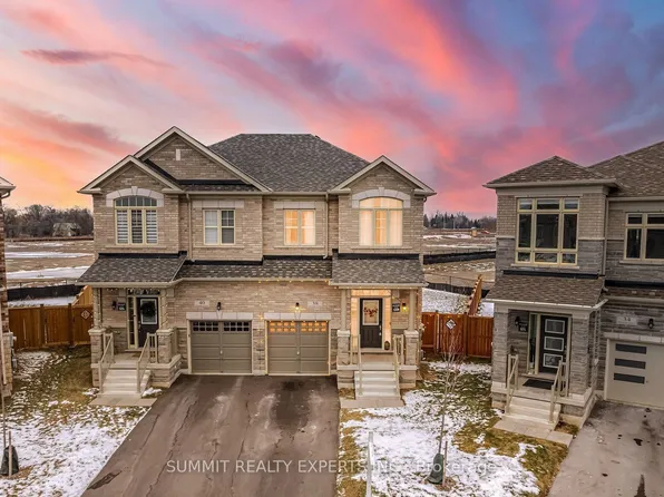 38 Holcomb Ter E, Hamilton, ON L8B 1Z8