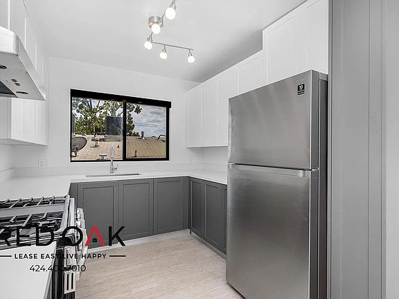 2nd image of 2043 N Beachwood Dr #26
