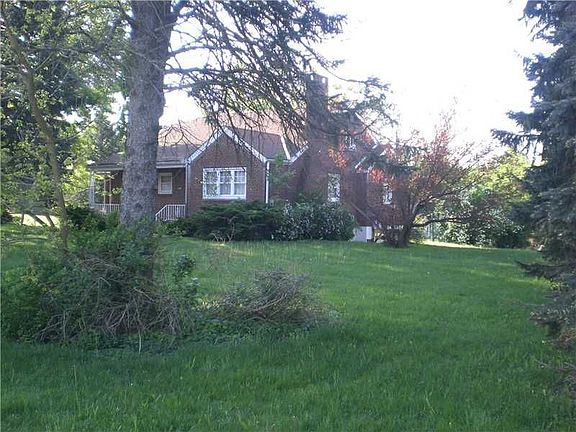 2nd image of 553 Hickory Dr