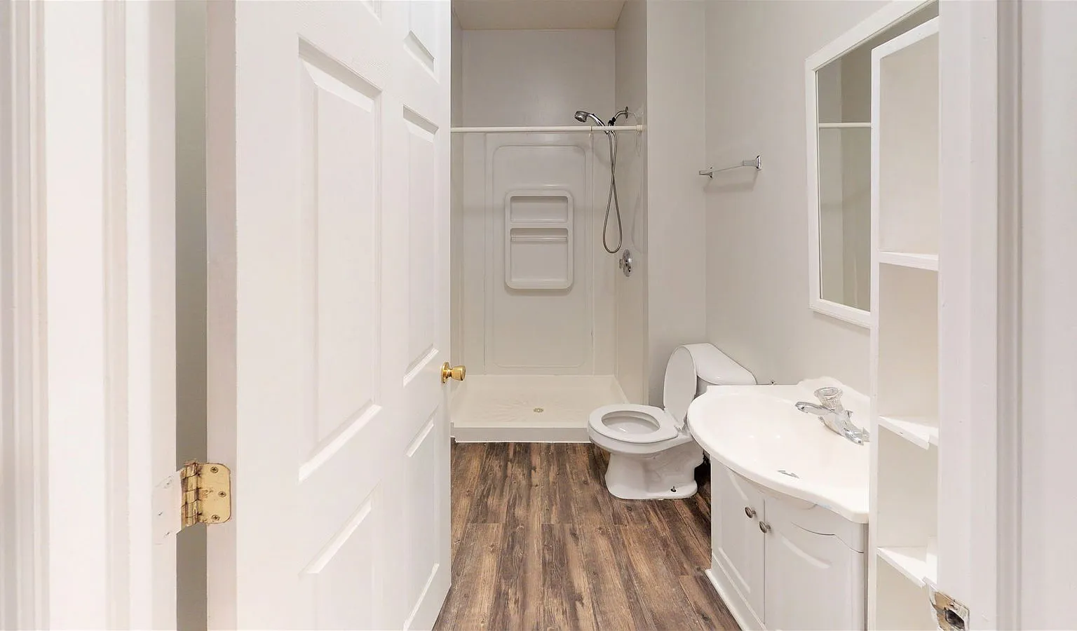 6 bed, 3.0 bath, $5,295 — Photo 4