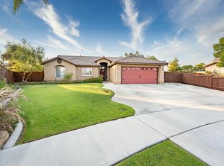 689 Crescent Ln, Lemoore, CA 93245