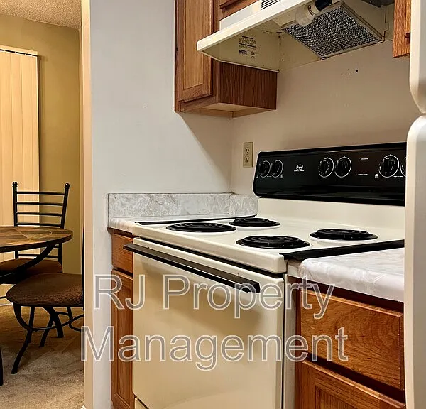 5656 Encino Cv #2 — Photo 4