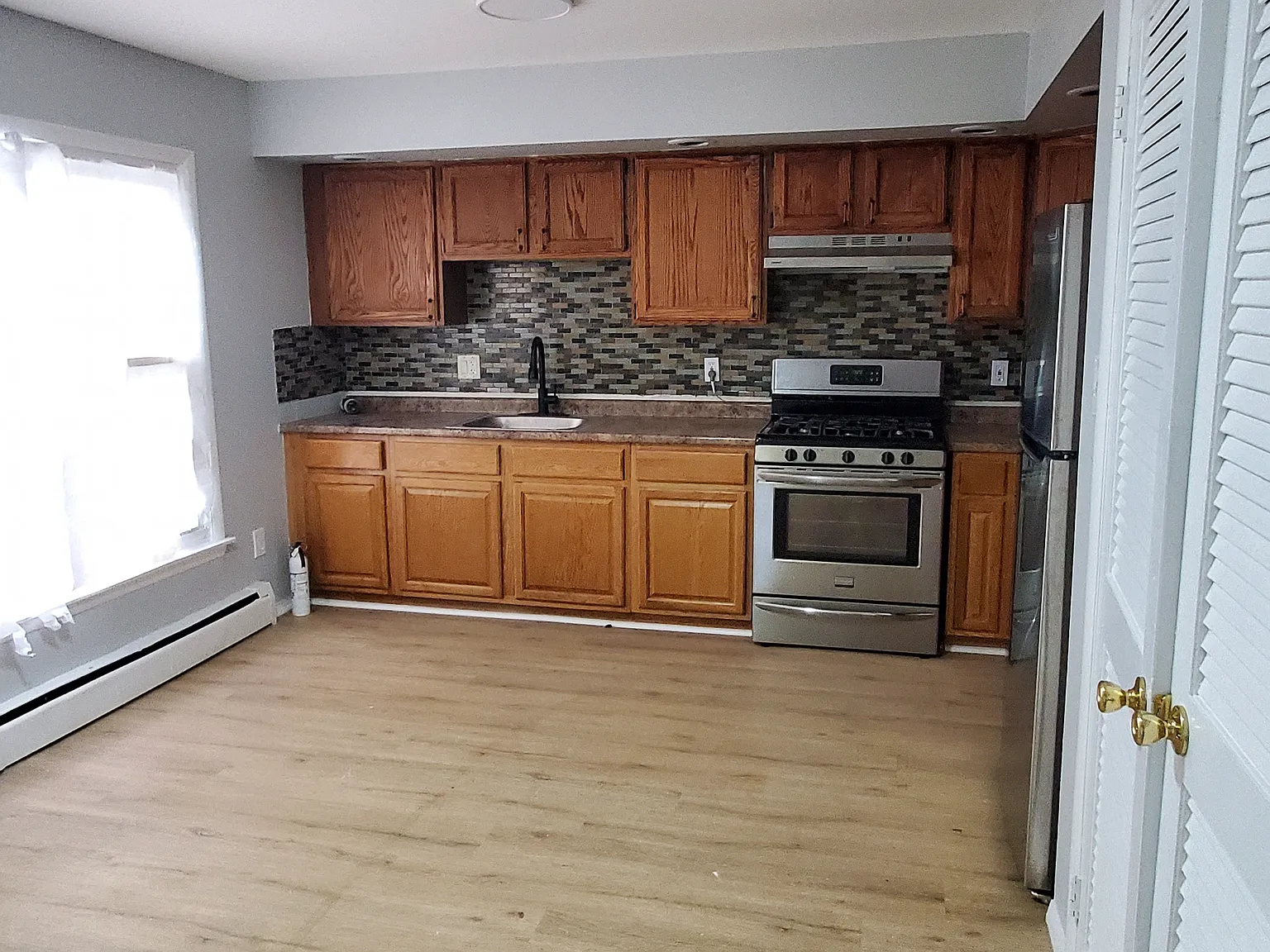 4 bed, 1.5 bath, 1200 sqft, $2,795 — Photo 1
