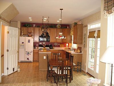 3rd image of 7 Silverthorn Ct