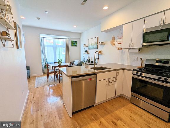4th image of 1606 Ogden St #B