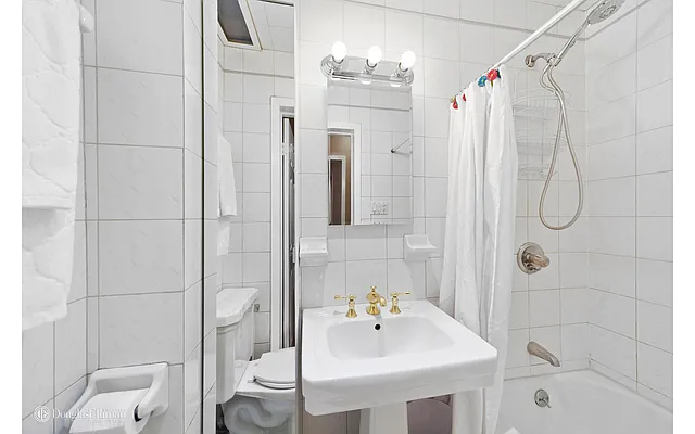 Rented by Douglas Elliman | media 4