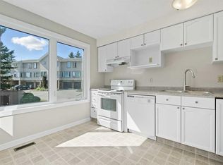12 S Coachway Gdns SW, Calgary, AB T3H 2V9
