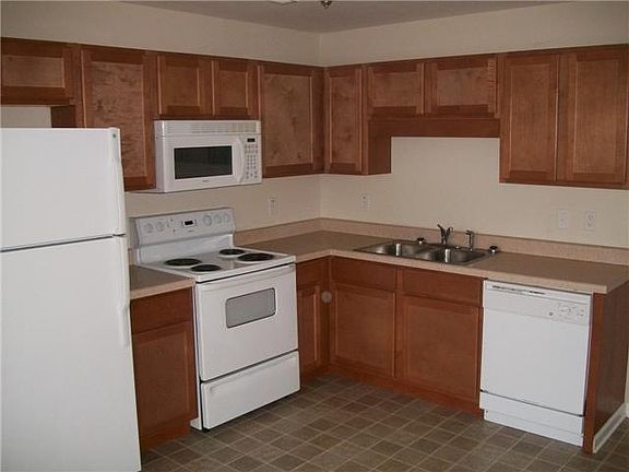 3rd image of 105 Thermal Ct APT B