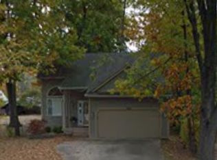 3919 Cresthaven Dr, Waterford, MI