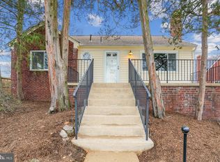 910 N Montana St, Arlington, VA 22205