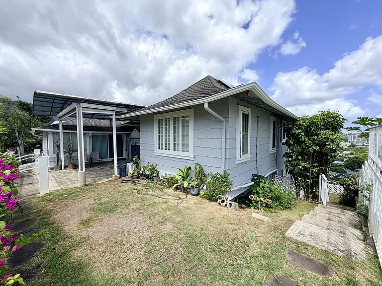 2013 Kakela Dr — Photo 2