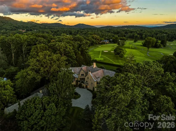 7 Stuyvesant Rd, Asheville, NC 28803