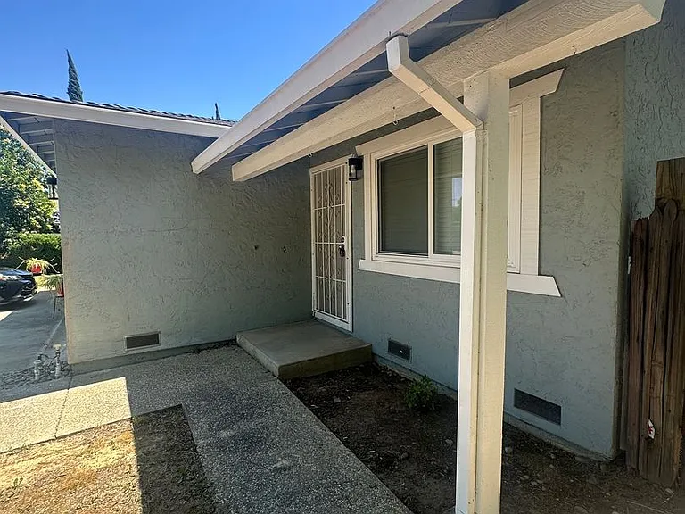 15165 Pratola Ct — Photo 38