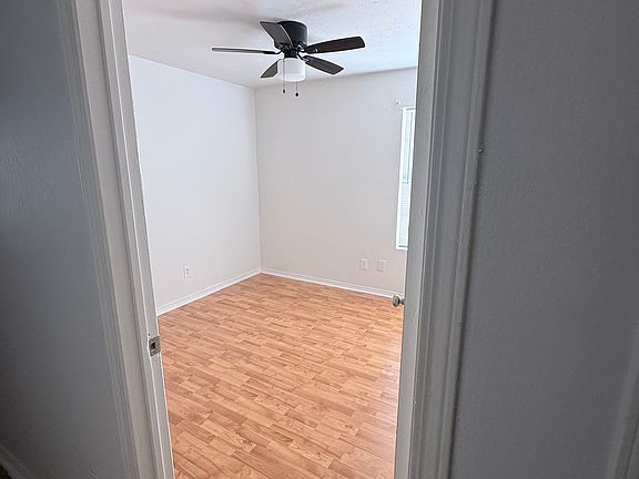 4th image of 500 Byron St APT B