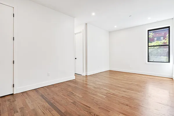 Rented by Skyhigh Realty NYC LLC | media 27