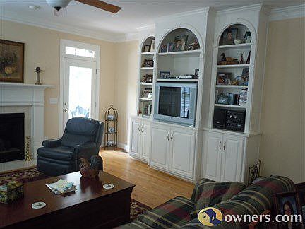 Built In Entertainment Bookcase