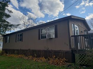 210 Blossom Ln, Sewickley, PA 15143