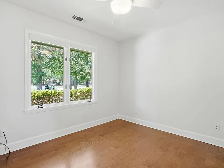 5 Fairlawn Ct — Photo 32