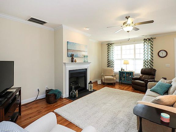 5th image of 58 Nandina Dr