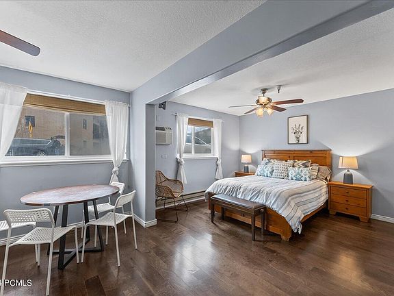 5th image of 1940 Prospector Ave #130