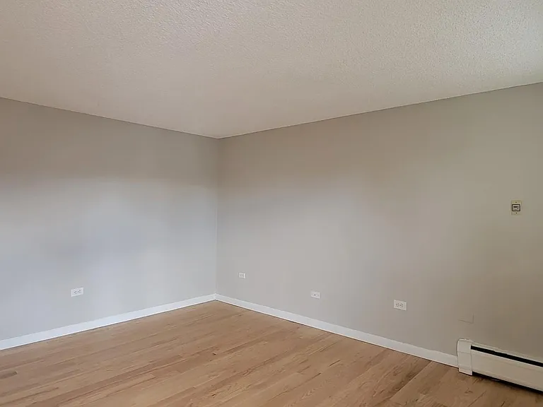 140 S Ogden St — Photo 55