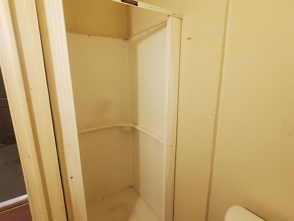 5th image of 601 E 10th St #3