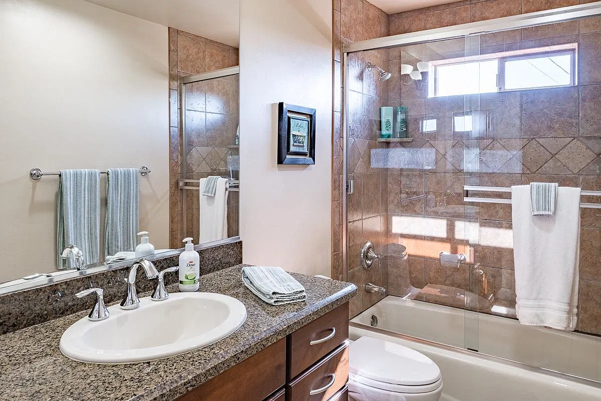 140 Bermuda Ave — Photo 3