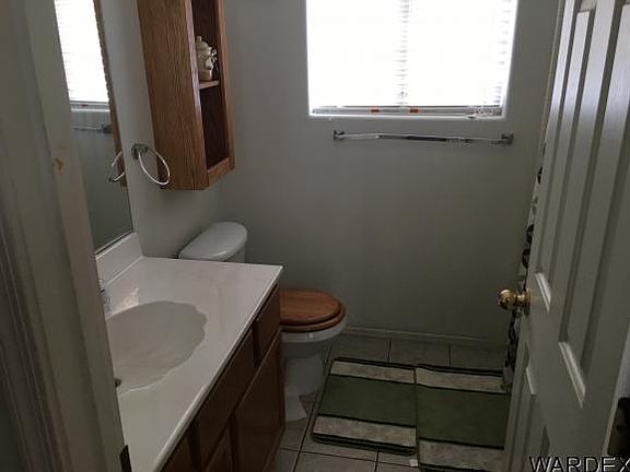 4th image of 2408 Bluebird Ln