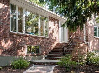 160 Grant Ave, Newton, MA 02459