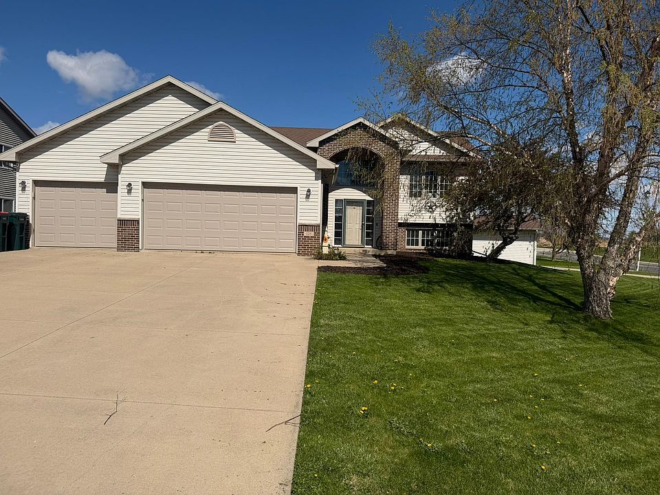 1st image of 125 Sandstone Dr NW